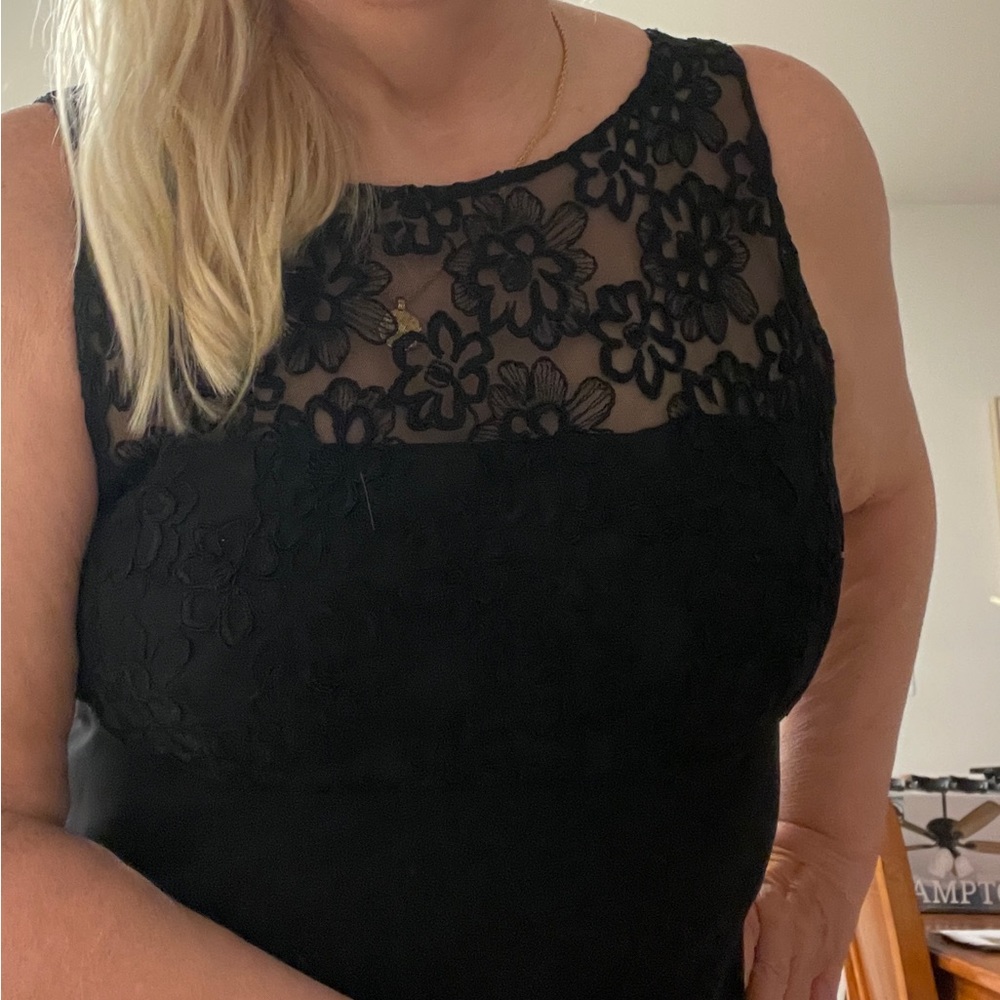 Jones New York Black Cocktail/Wedding Guest Dress with Lace Overlay
